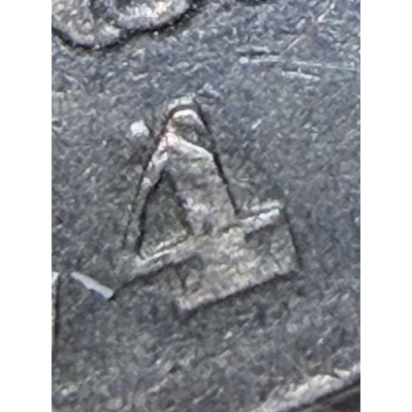 1824 4 Overdate Capped Bust Half Dollar overdate close detail